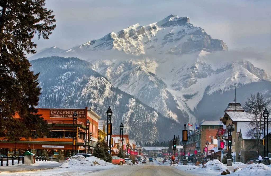 KevinBlaine's tweet image. Banff Canada sits inside a national park, meaning your morning coffee can come with glacier views.

#banff #banffnationalpark #travel #canada #canadatravel