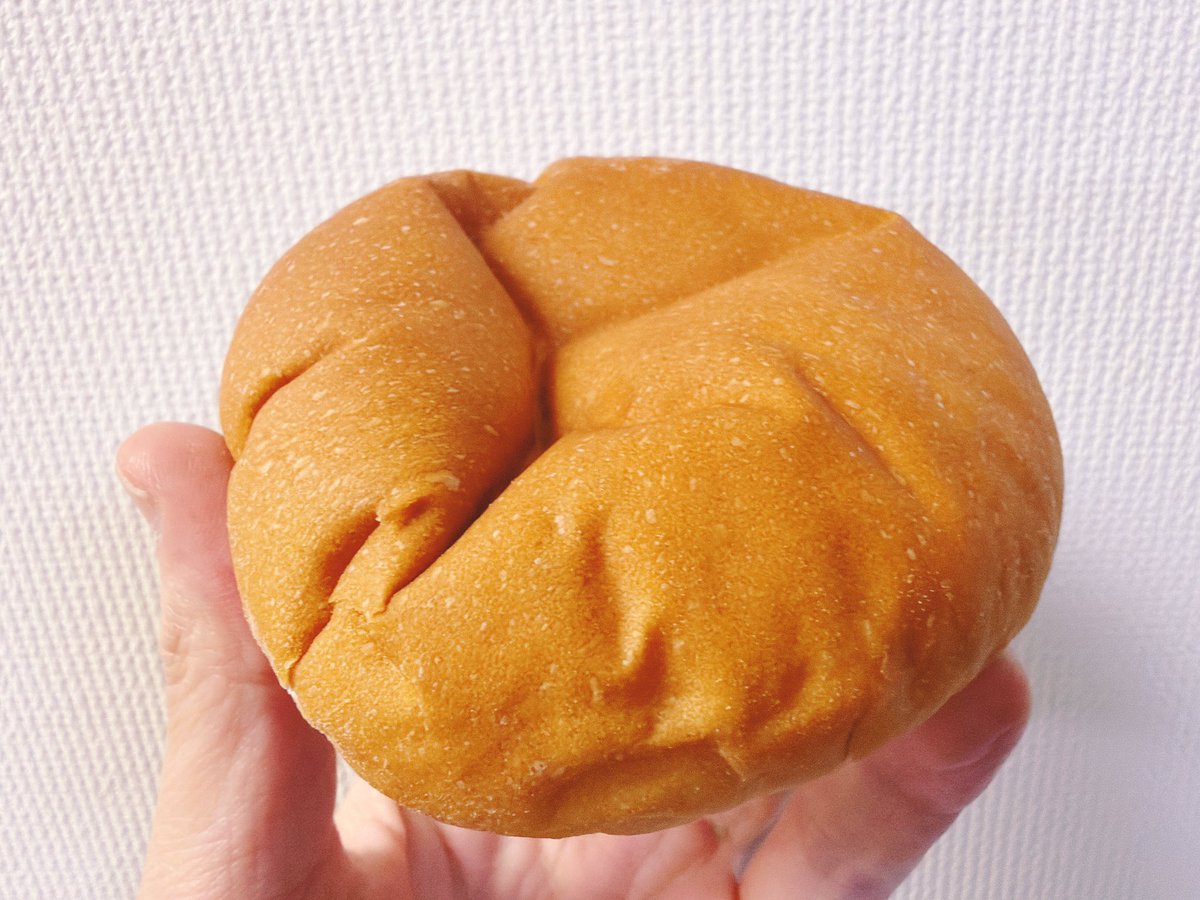 ファミマの「も〜っちり食感ホイップあんぱん」🥯