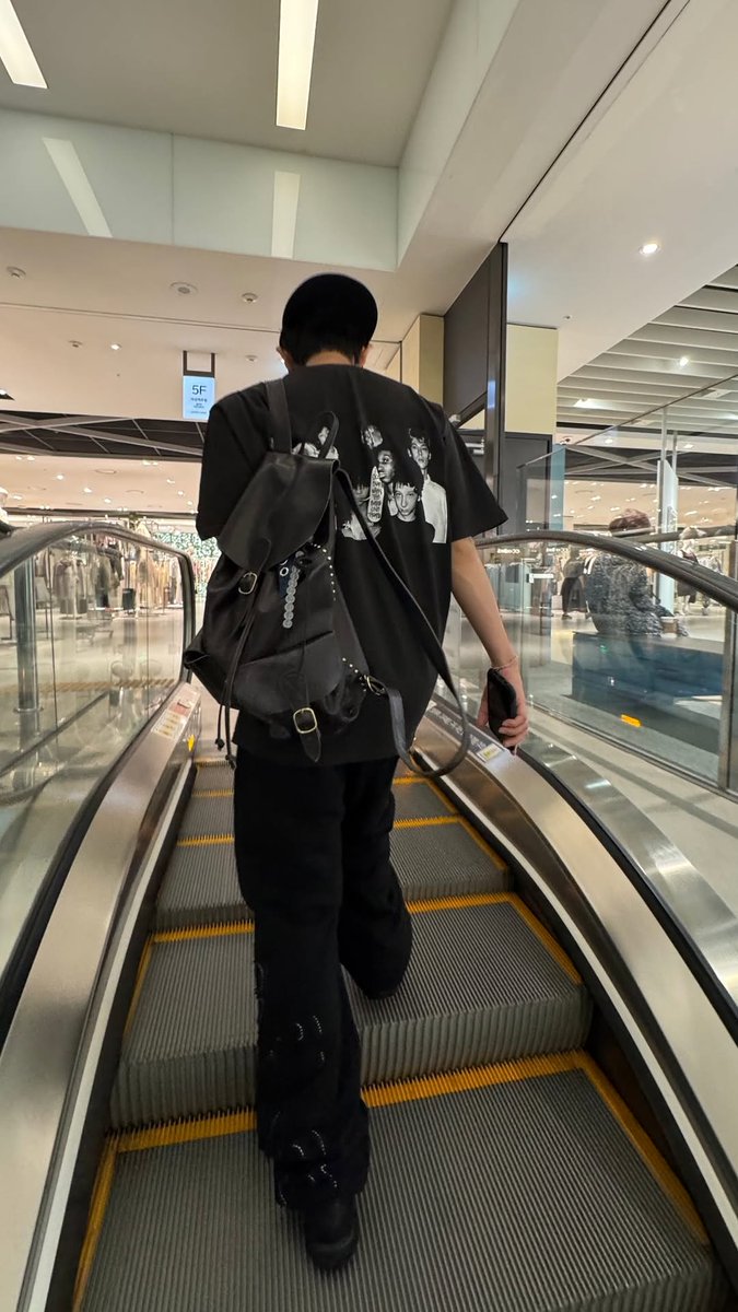 조윤재는 술 한잔 줄게 tweet media