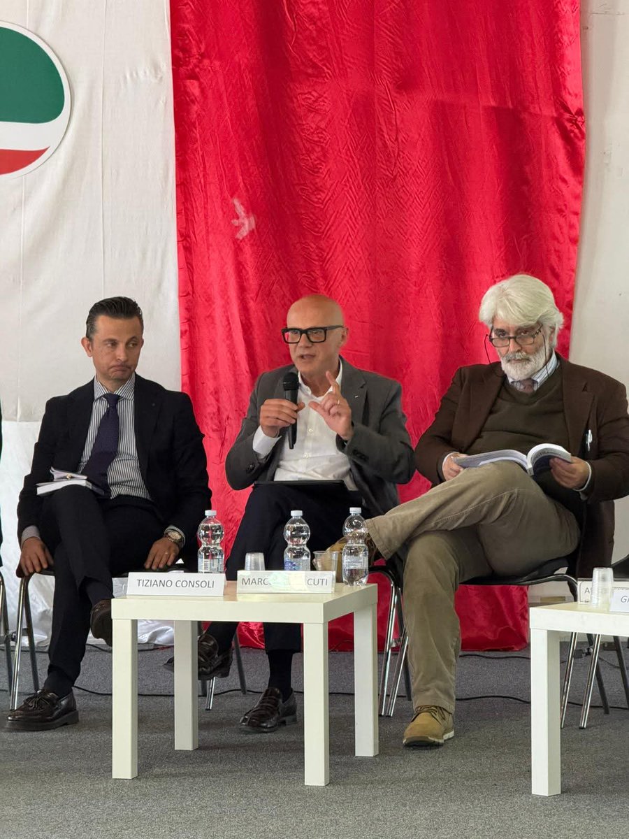 cislmarche's tweet photo. “Abbiamo apprezzato l’apertura dell’Assessore regionale per un tavolo permanente sulle politiche abitative. #CISLMarche sarà presente con proposte, competenze e progettualità, valorizzando le professionalità del territorio.”
@M_Ferracuti - Segretario Generale CISL Marche https://t.co/cw0vjXVBpj