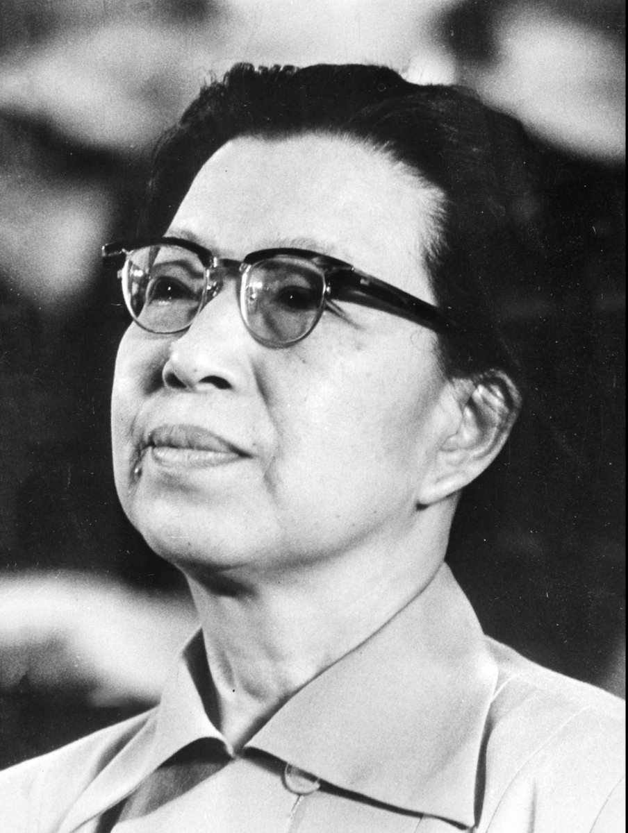 義父って江青に似てねーか？
ブサイクの女たらし