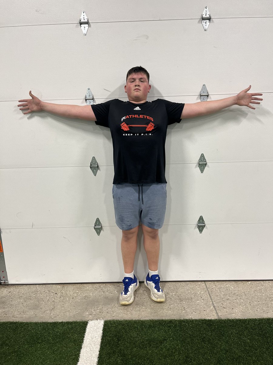 PIAthletes's tweet photo. College OL Coaches if your coming through Kansas come stop by to see 6’8” 2028 OT Luke Feuerborn Wichita Kapaun HS! This kid is having a big offseason and has a very high ceiling as a OT as he keeps developing 🚨🚨 @FeuerForce https://t.co/Fnkmfaekjm