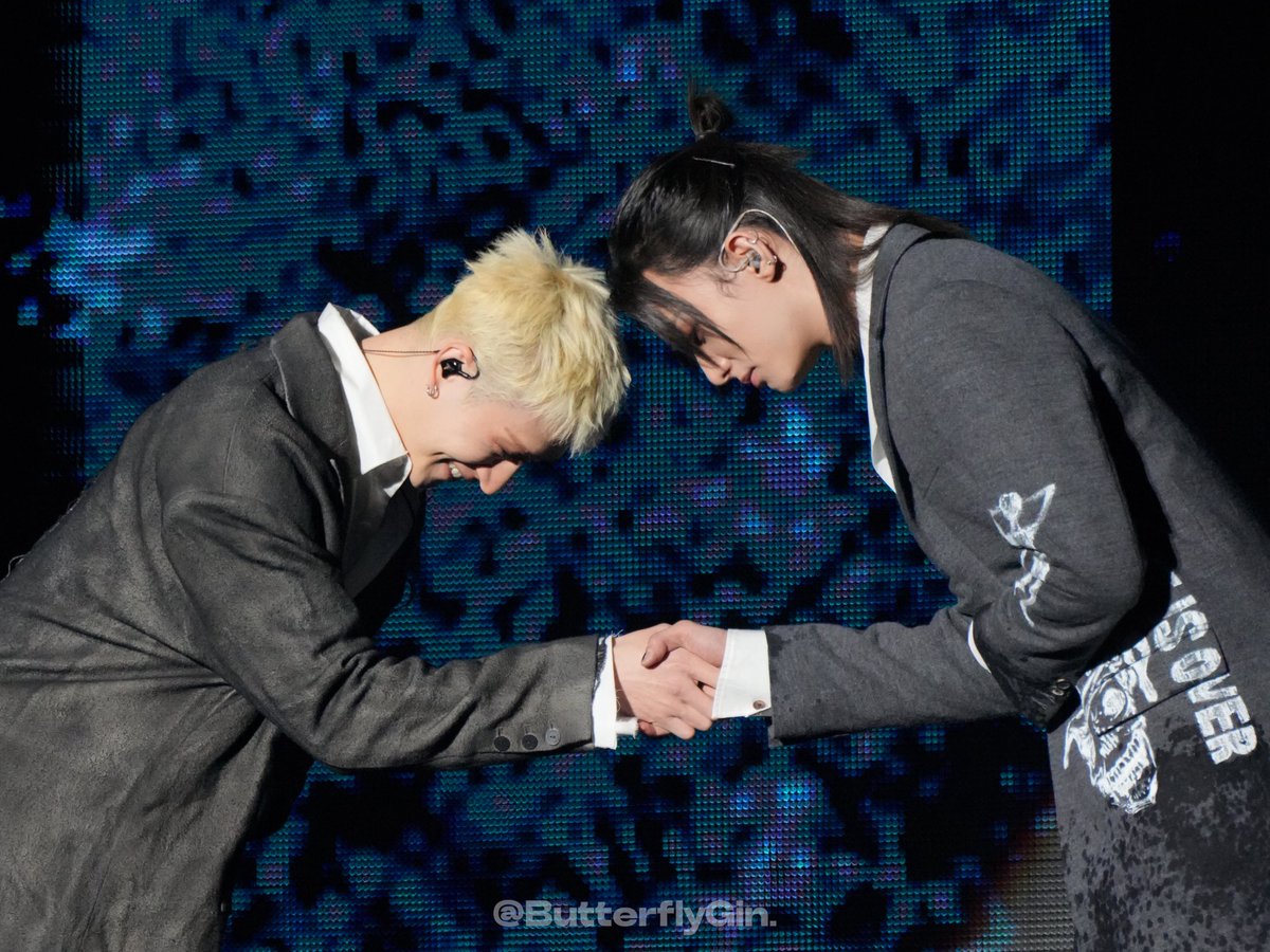 yel 🍑🌹 • 🐺🥟 tweet media