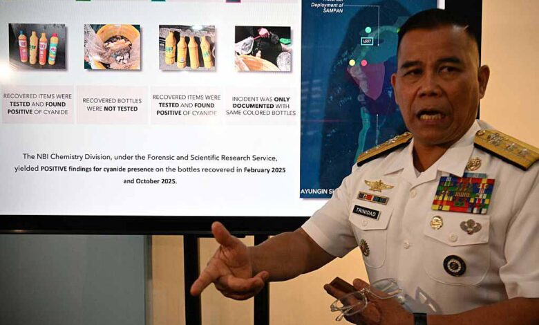 IPDefenseForum's tweet image. フィリピンは、南シナ海の南沙諸島周辺の海域に中国の漁業者がシアン化物を投棄したと非難しています。 各国は、このようなグレーゾーン戦術にどのように対応すべきですか？ ipdefenseforum.comに、皆様のご意見をお寄せください。

ipdefenseforum.com/ja/2026/04/%e3…

#IPDF #Philippines #SCS