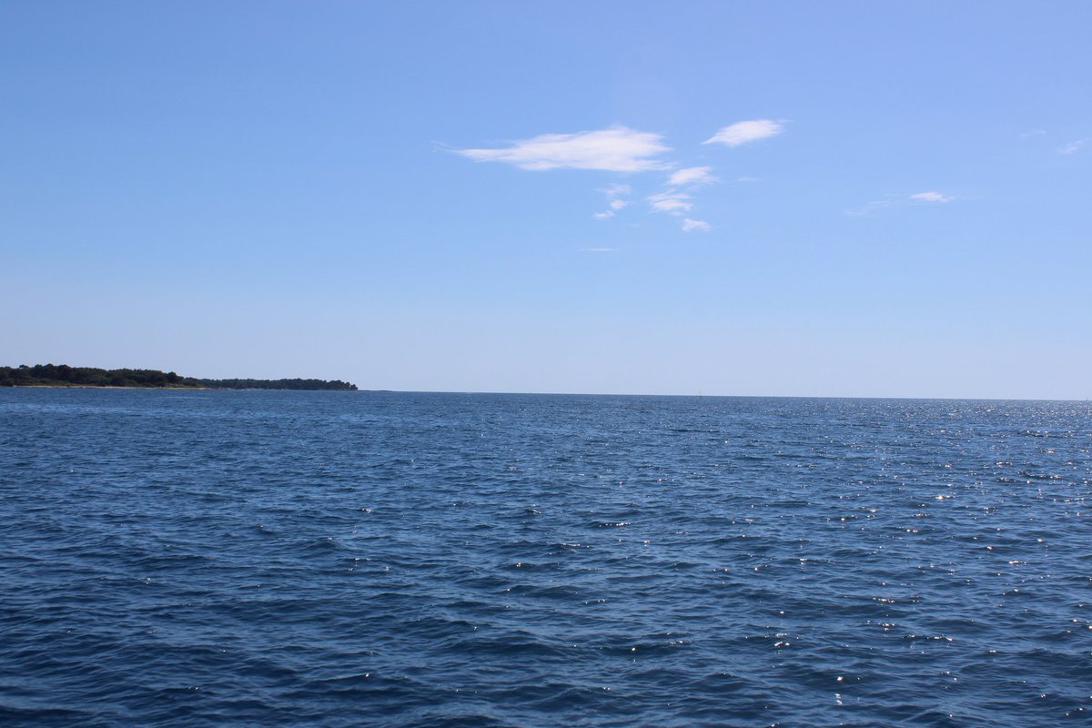 Photoni_Link's tweet photo. J'ai oublié de le faire hier, thread ballade sur l'île Saint-Honorat https://t.co/CBdSbpmBiD