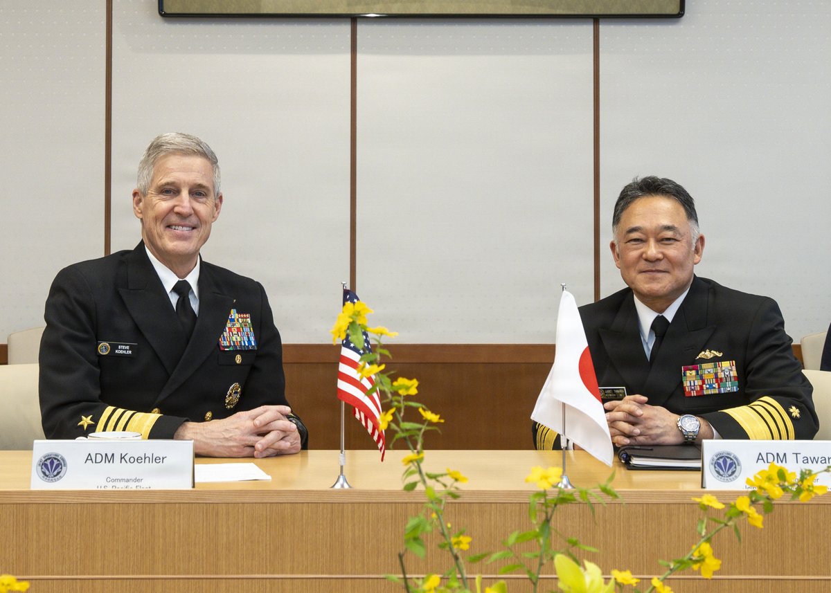 USPacificFleet's tweet photo. Indo-Pacific Stability. 🇺🇸-🇯🇵
Adm. Steve Koehler, commander, U.S. Pacific Fleet, met with Adm. Tateki Tawara, commander, Japan Self-Defense Forces Joint Operations Command.
Together, we are enhancing interoperability to promote lasting peace. #EnduringPartnerships https://t.co/4i5z7Ne08k