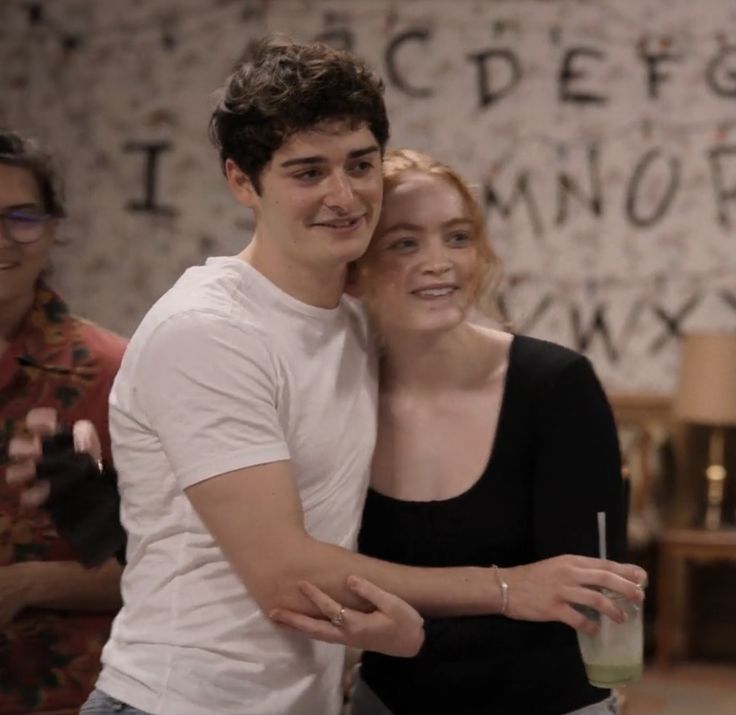 Noah Schnapp Updates tweet media