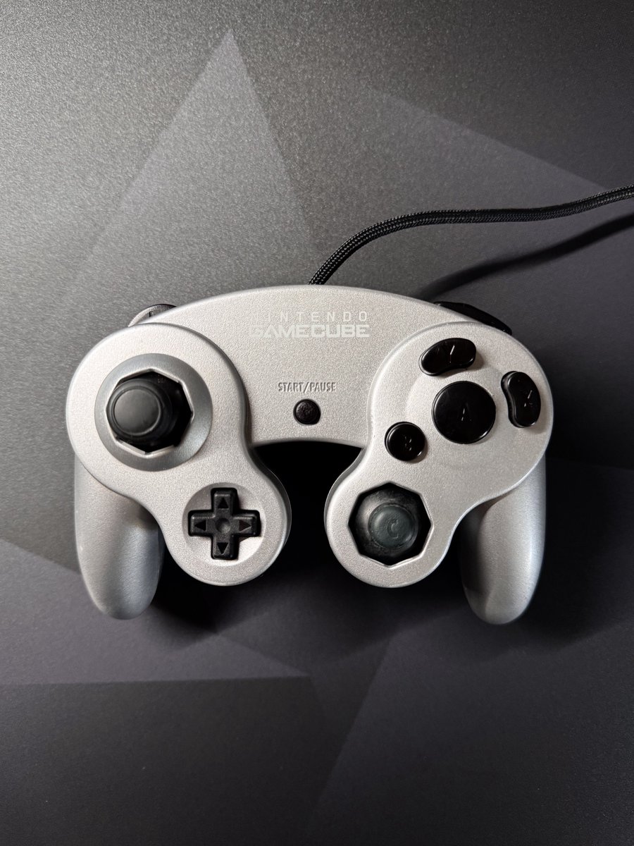 roshux's tweet photo. s/o @CfanCustoms for the phob! looks &amp; feels great 🖤 https://t.co/TXwSEmxdYf