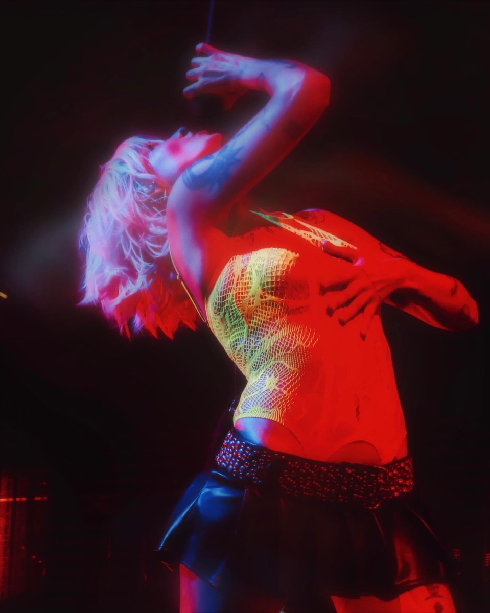 Halsey Archive tweet media