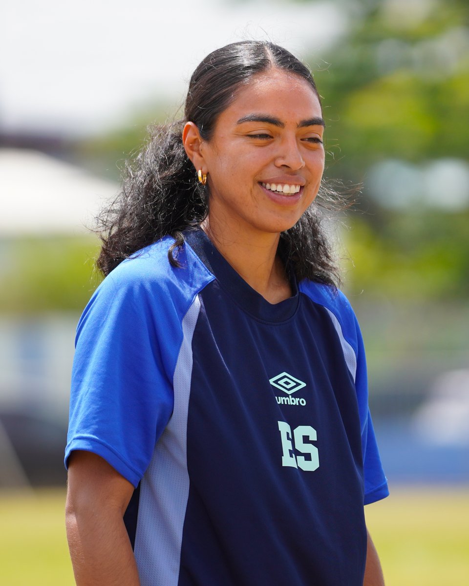 LaSelecta_SLV's tweet image. ¡Sonríe, mañana juega la Selecta Femenina! 🇸🇻⚽💙

Activación en el día previo al partido ante Trinidad y Tobago 🇹🇹 ⚽

#LaSelectaFemenina #Eliminatorias #Concacaf  #ElSalvador