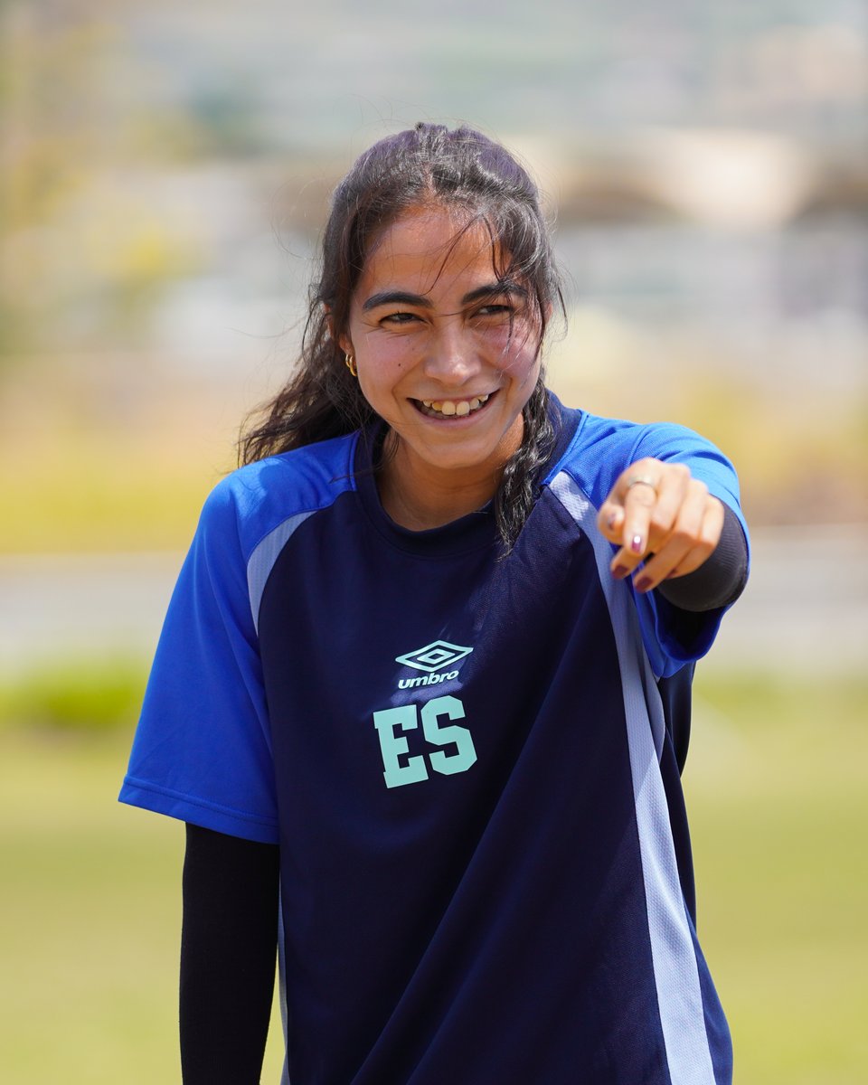 LaSelecta_SLV's tweet image. ¡Sonríe, mañana juega la Selecta Femenina! 🇸🇻⚽💙

Activación en el día previo al partido ante Trinidad y Tobago 🇹🇹 ⚽

#LaSelectaFemenina #Eliminatorias #Concacaf  #ElSalvador
