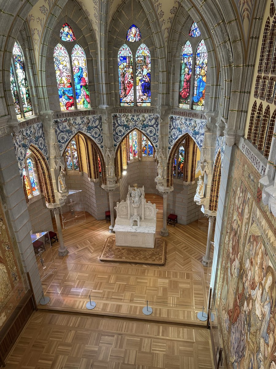 andreu_martin's tweet photo. Hoy he visitado el Palacio Episcopal de Astorga de la mano de su director Víctor Murias. Hay que agradecer el cuidado de este patrimonio único y su difusión. El @gpscongreso impulsó una proposición no de ley relativa al Año Gaudí 2026 y apoya el reconocimiento de toda la obra. https://t.co/BPAIjEe8wN