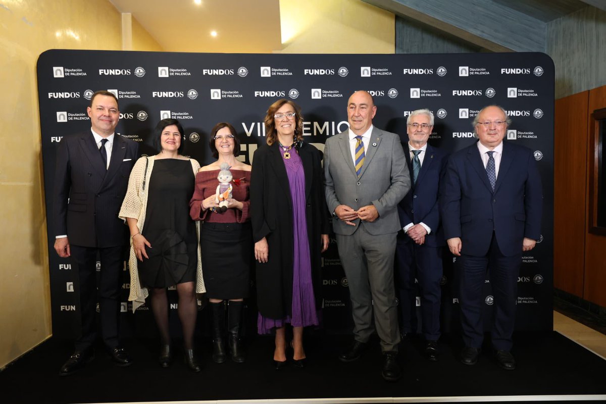 fundoscyl's tweet photo. 💥 Arrancamos la Gran Fiesta de la Innovación Social, que este año tiene lugar en el Teatro Ortega de Palencia (@CinesPalencia), junto a los galardonados de esta edición de #PremiosFUNDOS https://t.co/bUGy8UvF4B