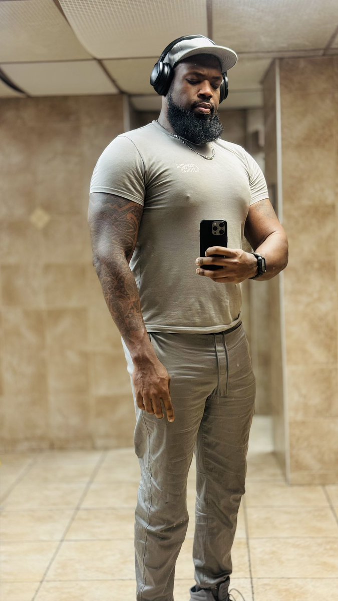 MASSIVE COLOSSUS tweet media