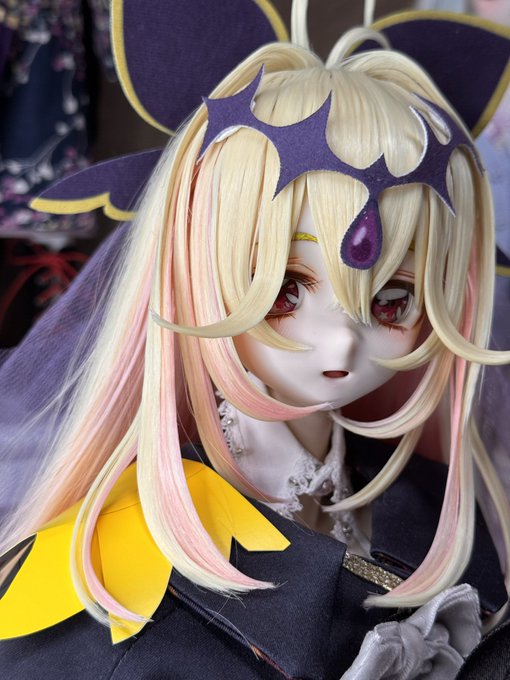 進化…😳
圧倒的進化!

キュアアルカナシャドウさんドール、正式な依頼衣装ができるまでのなんちゃってだった服装を少しづつアップデート😎
とはいえ、付いているパーツは実は紙だったりシールだったりで見せかけのハリボテもあったりする… 