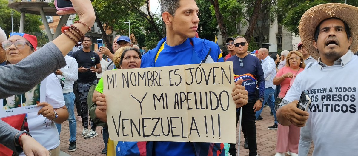 ReporteYa's tweet image. #16Abr #Caracas #Protesta

@CaleidoHumano: Hoy se concentro una protesta en la Plaza Alfredo Sadel - Las Mercedes, donde se reunieron dirigentes sindicales, trabajadores, estudiantes y diferentes gremios, el objetivo era hacer la entrega de un pliego de exigencias como un salario