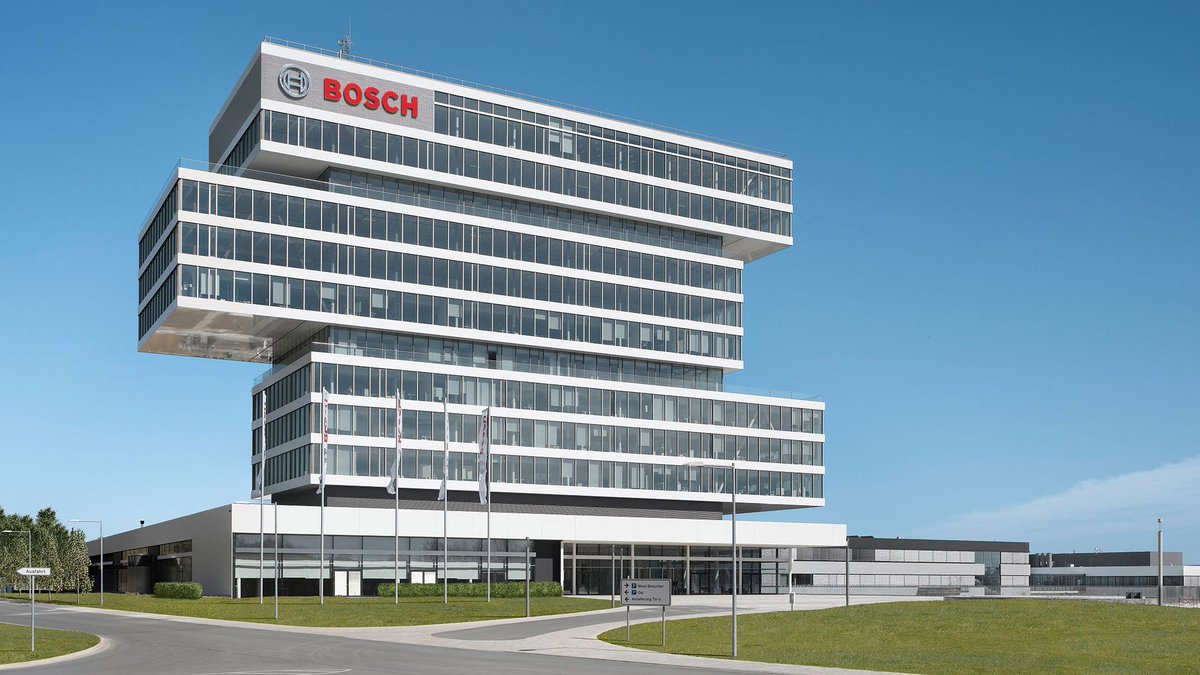 PluginJourneys's tweet photo. 🚨 #Bosch is doubling down on India's EV future!⚡🇮🇳

The global component giant is aggressively strengthening its local presence to support Indian OEMs!
Bosch &amp; #TataAutoComp are forming a 50:50 JV to build e-axles &amp; electric traction motors
Operations targeting a mid-2026 start https://t.co/eFLyMT5Kpw