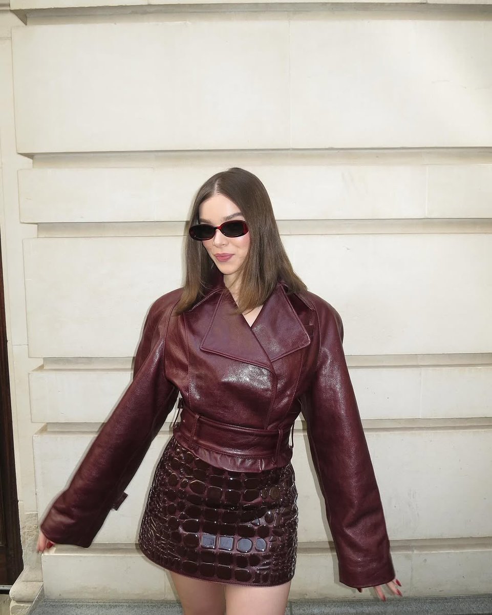 Hailee Steinfeld tweet media