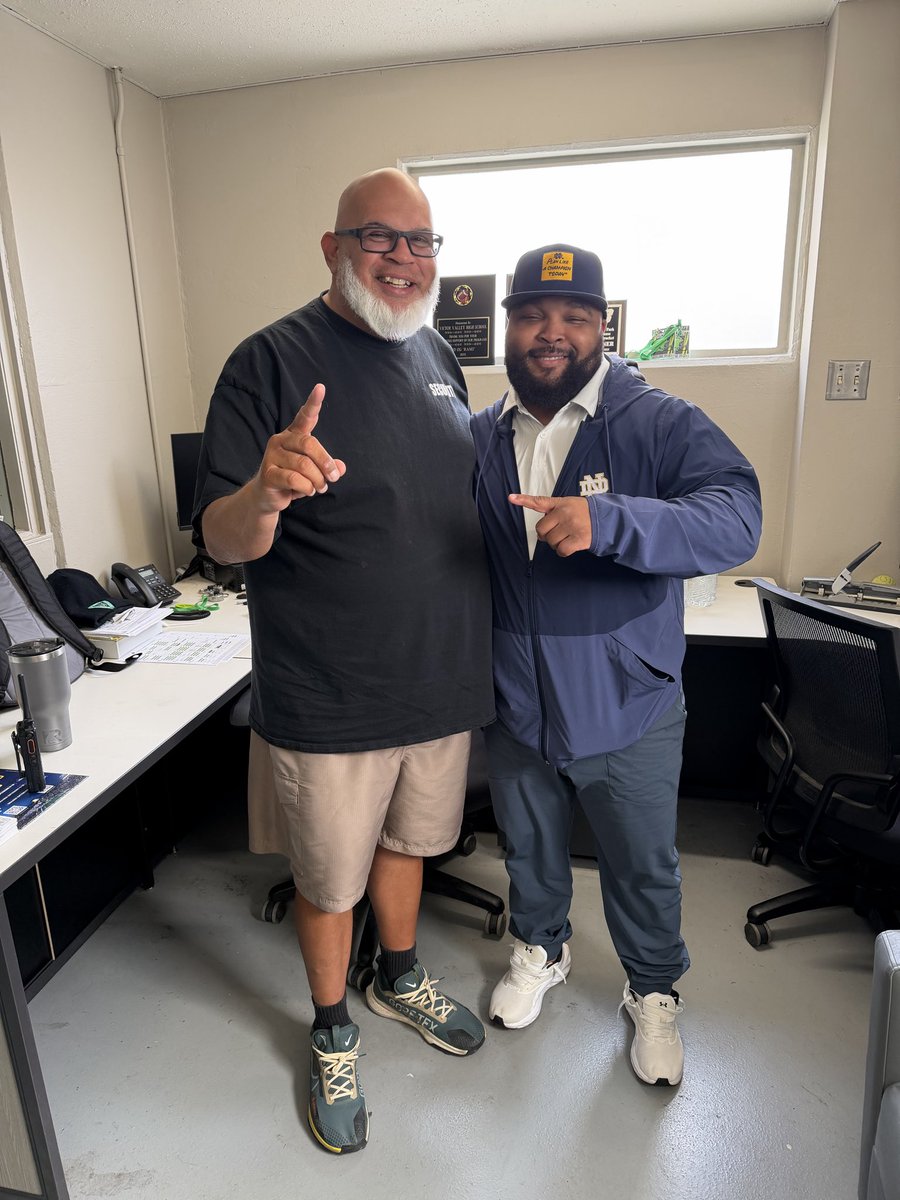 jackrabbitvv's tweet photo. Thank you Coach @knnysndrs University of Notre Dame football for coming by and recruiting our student athletes. #TheVille https://t.co/S90N3uVX9X