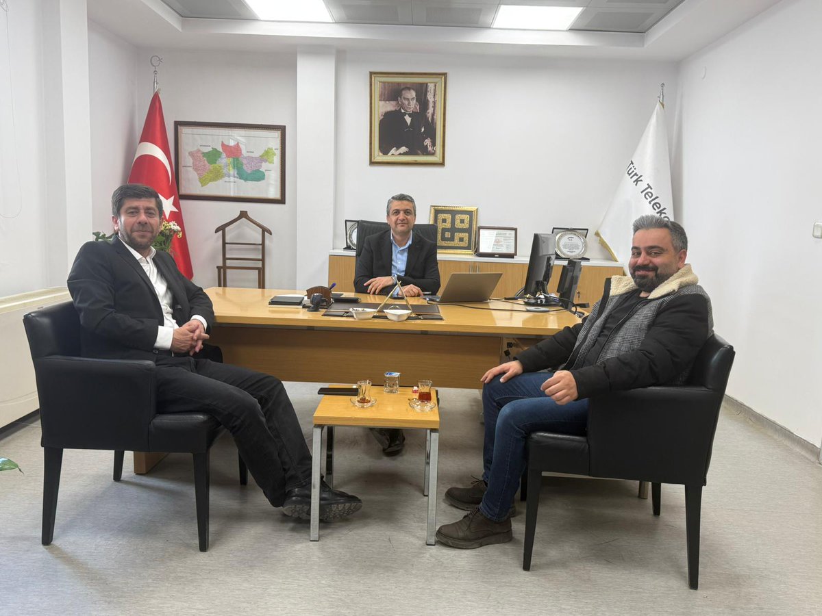 hakan232147's tweet photo. D.Bakır Bölge Müdürlüğümüze Bağlı Mardin İl Telekom Müdürlüğü görevine atanan Selman GEÇKİN beyi makamında ziyaret edip hayırlı olsun temennisinde bulundum.Misafirperverliğinden dolayı teşekkür ederim.
Biz birlikte büyük bir aileyiz 
@HaberisDbakir https://t.co/6Io9s4vFAI