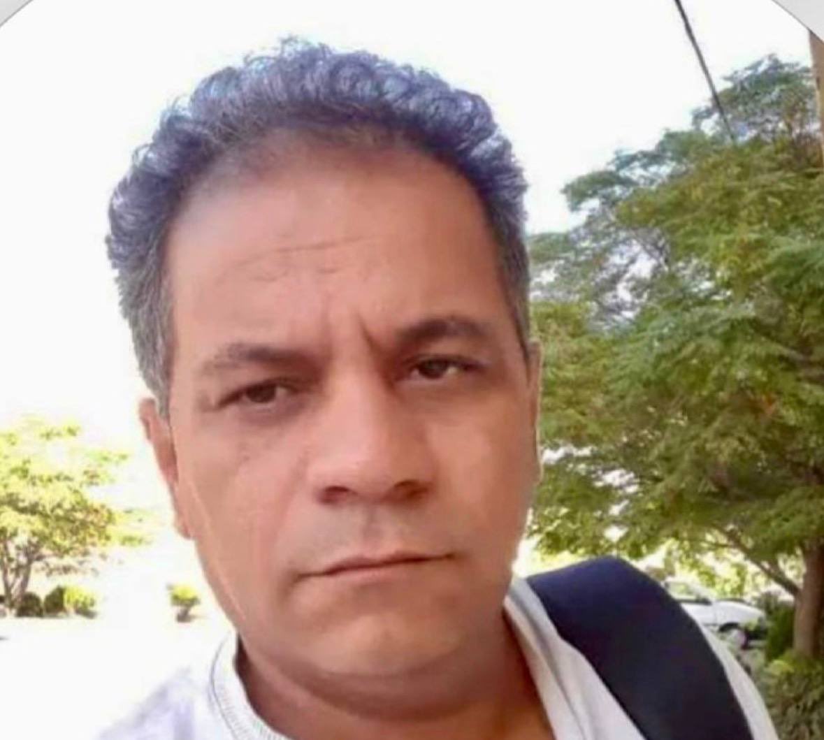 تفهیم اتهام سیامک چهرازی ، معلم و فعال صنفی خوزستان 
سیامک چهرازی معلم و فعال صنفی خوزستان که  تاریخ ۸ فروردین در اهواز توسط نیروهای امنیتی بازداشت شده بود، در بازپرسی شعبه ۱۲ دادسرای دادگاه انقلاب خوزستان به اتهام تبلیغ علیه نظام ، توهین به رهبری و امضای بیانیه  تفهیم اتهام شد.