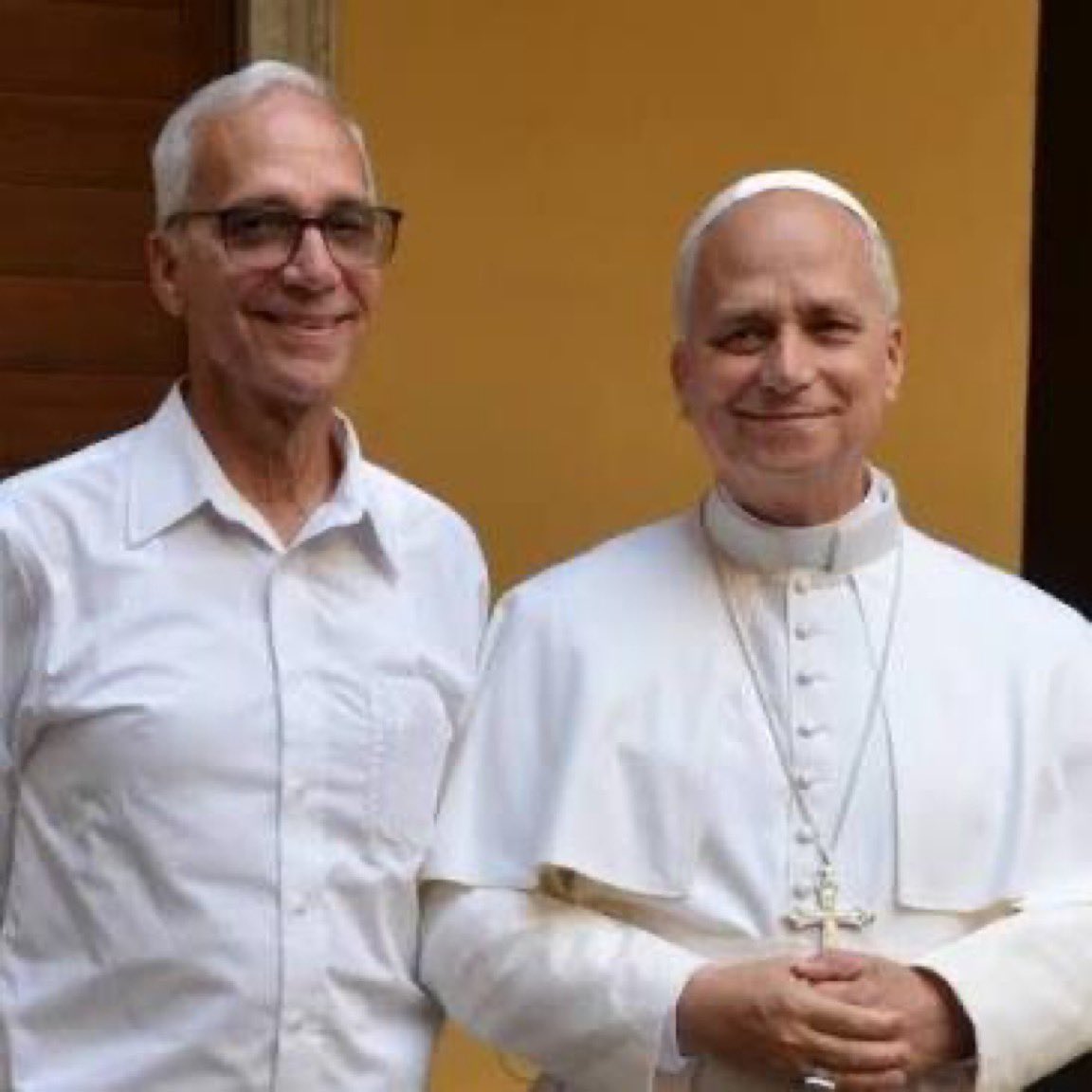 ‼️ La policía investiga una amenaza de bomba en la casa del hermano del Papa León XIV, en el área de Chicago en EEUU.