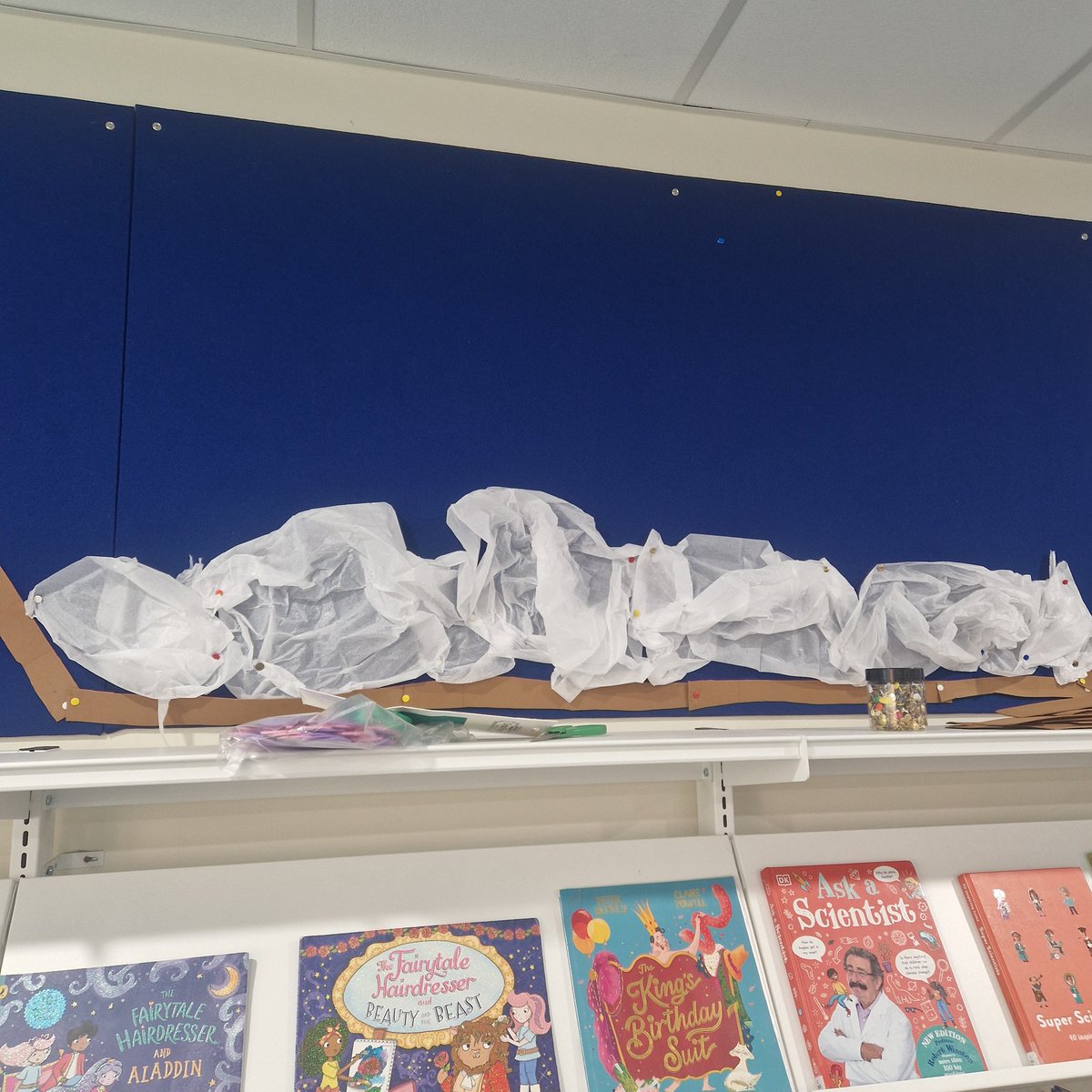 KnebCommLibrary's tweet photo. New display in the children's area at Knebworth Community Library - please visit us to have a look at our flower vase.

#KnebworthCommunityLibrary 
#displayatthelibrary https://t.co/GMLPE06Pcj