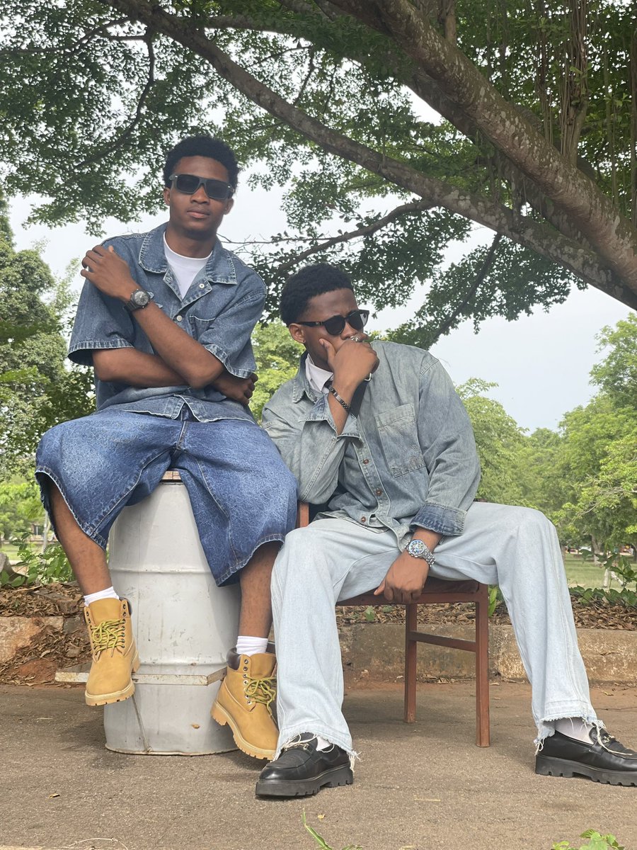 MainNkem's tweet image. Day 4: Denim on Denim / Old School ✂️

W/ my CSC boys ‼️

#funaabfyb26 #funaab #csc