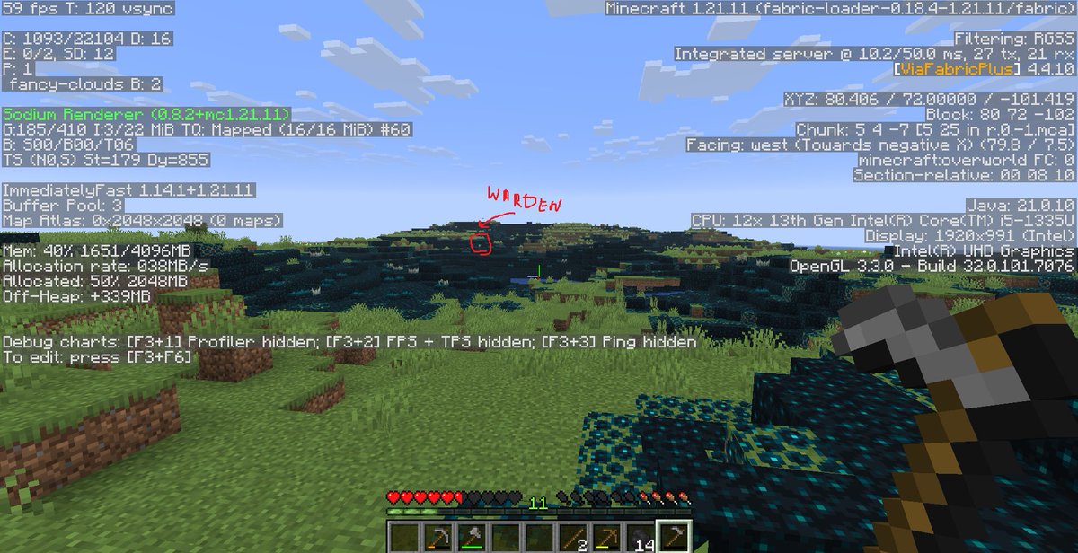 LuxorX_2026's tweet image. Wait... is he supposed to be out here? 🧐 Found the Warden enjoying some fresh air in my Deep Dark Only world. Guess nowhere is safe anymore! #MinecraftChallenge #DeepDark #Gaming