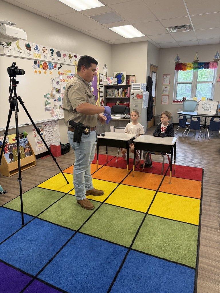 farmcards's tweet photo. Thank you to Mrs. Phillips and all of our AMAZING volunteers that helped put on the best career day yet! We know our students left inspired and excited. #ESED #JPW https://t.co/xjyKxIFwrH