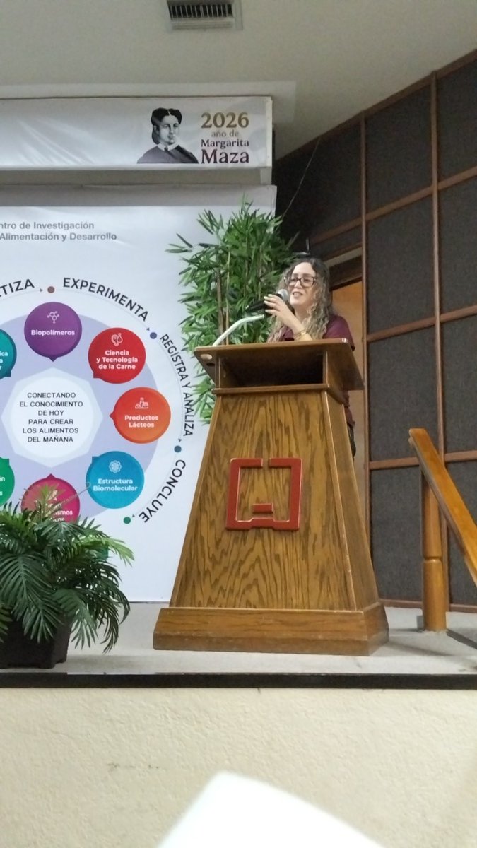 juancramirez_c's tweet photo. La M.A. Sarahí Albores Cantú dando su interesante plática "Programa de Iniciación a la investigación e introducción a los posgrados de CIAD" dentro del 5to Foro Académico de nuestra coordinación en CIAD- Hermosillo. https://t.co/0XwchR0v1r