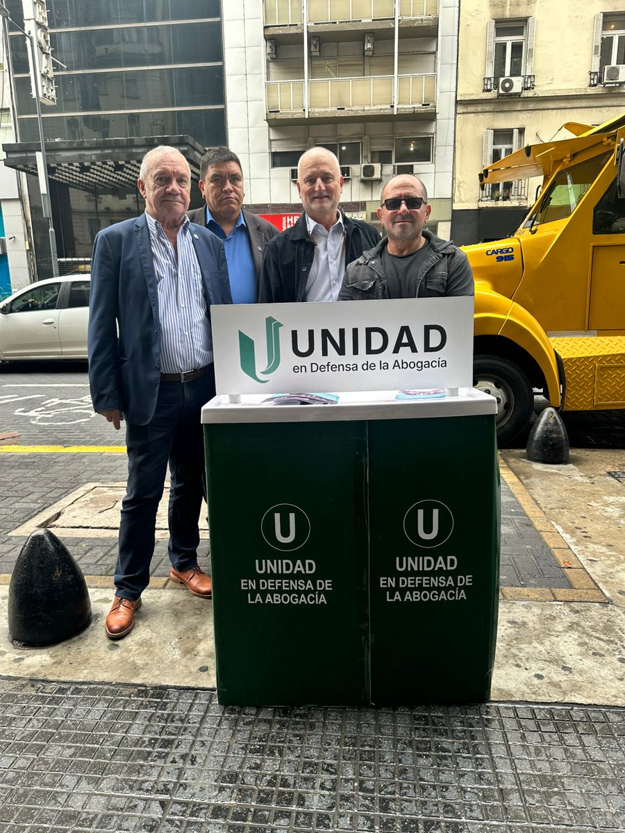 La lluvia no nos paraaaa! Vamos con <a href="/UnidadCPACF/">Unidad en Defensa de la Abogacía</a> <a href="/garciaalej/">Alejandra Garcia</a> PRESIDENTA.