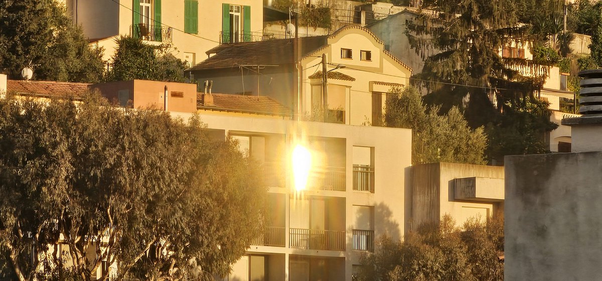 thalassa2008's tweet image. #Nice06 19H47
#angegabriel