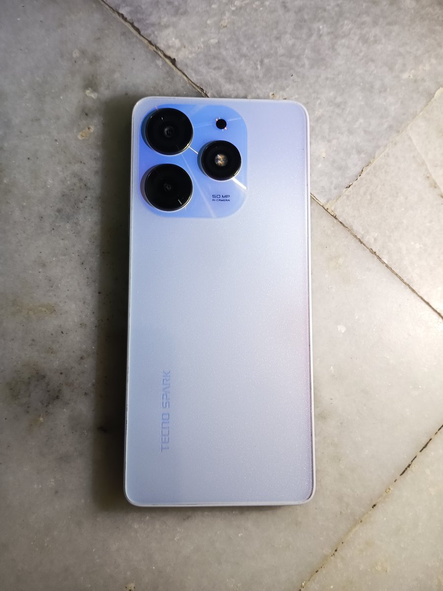 BRAHMAN_EMPIRE's tweet image. When this Agra heat strikes and my phone starts burning up, I just strip off the case and lay it face-down on the cold marble floor at home. Literally the world's biggest natural cooling pad! 🤣
@Infinix_Mobile

#GT50Pro #ComingSoon #WeAreInfinix