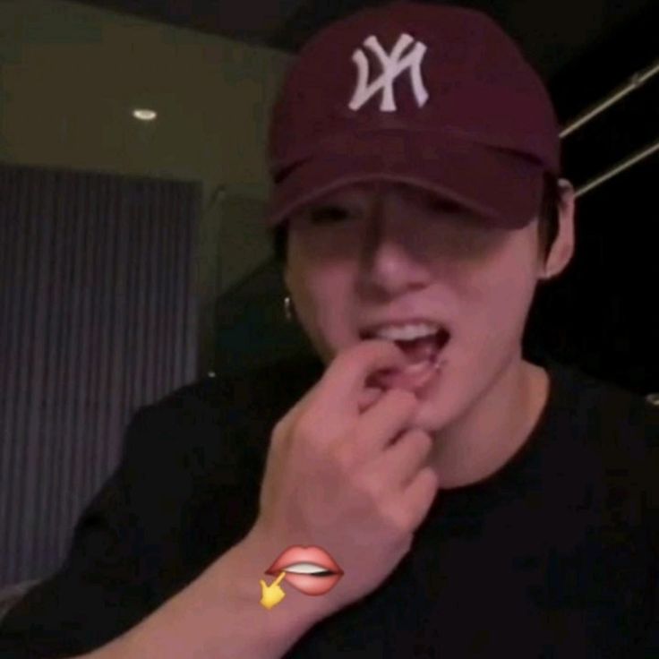 հօղεყ | limit tweet media