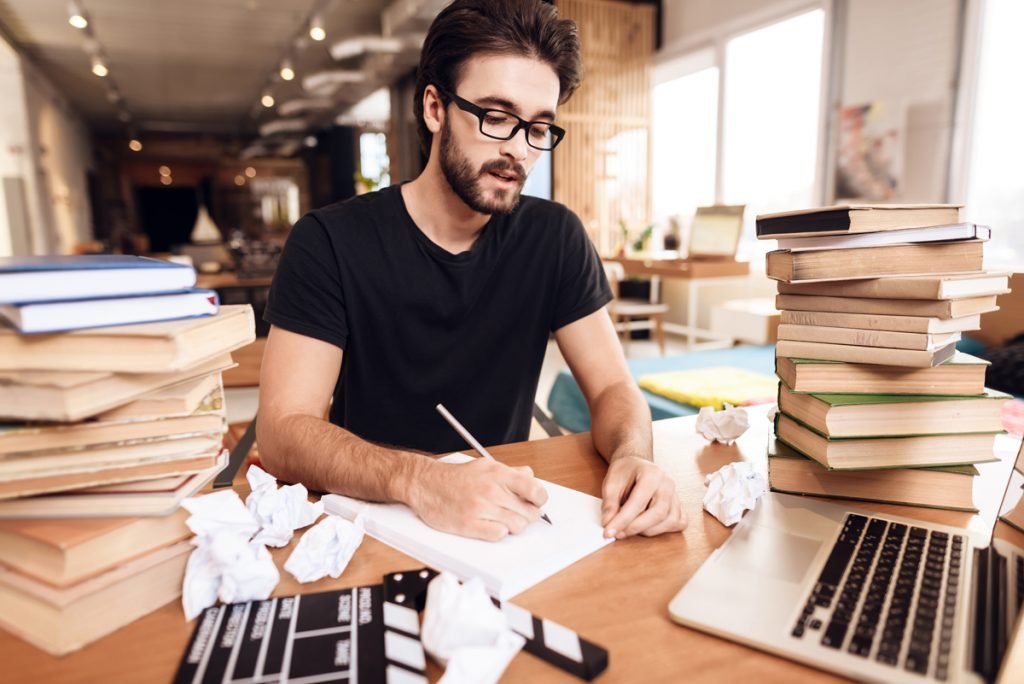 papers_uni's tweet photo. Essays on Current Issues: How to Make your Paper Stand out 📝
This guide shares practical tips to help your paper feel more thoughtful, relevant, and memorable. 
https://t.co/Gw1jGI5BXX 
#EssayWriting #StudyTips #AcademicWriting #StudentSuccess #WritingHelp #Education https://t.co/YsGd6K4yxc
