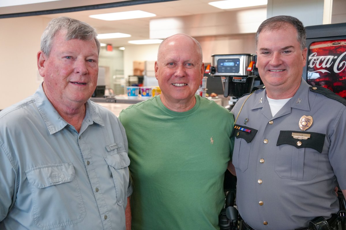 kystatepolice's tweet image. We were proud to host Coffee with Retirees today at the KSP Academy. The service of our retirees built the foundation of who we are today. Staying connected is one way we honor that legacy and show our continued appreciation. #KentuckyStatePolice