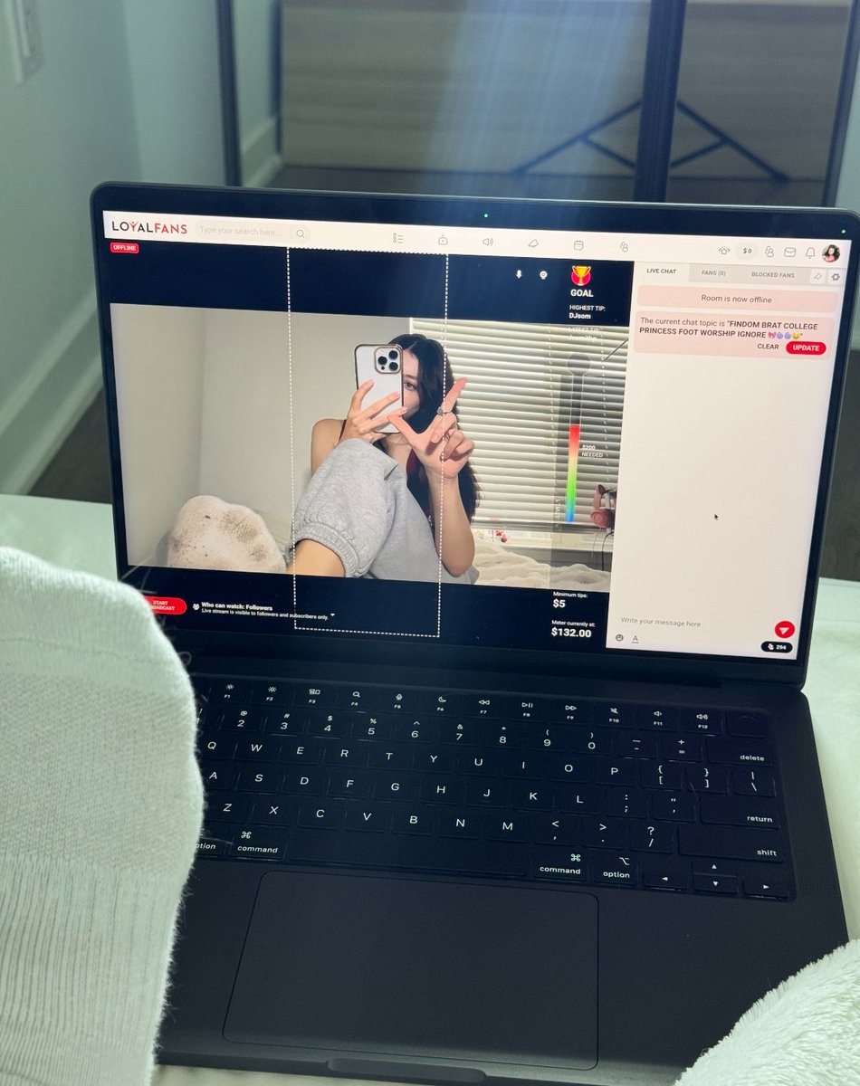 princess em tweet media