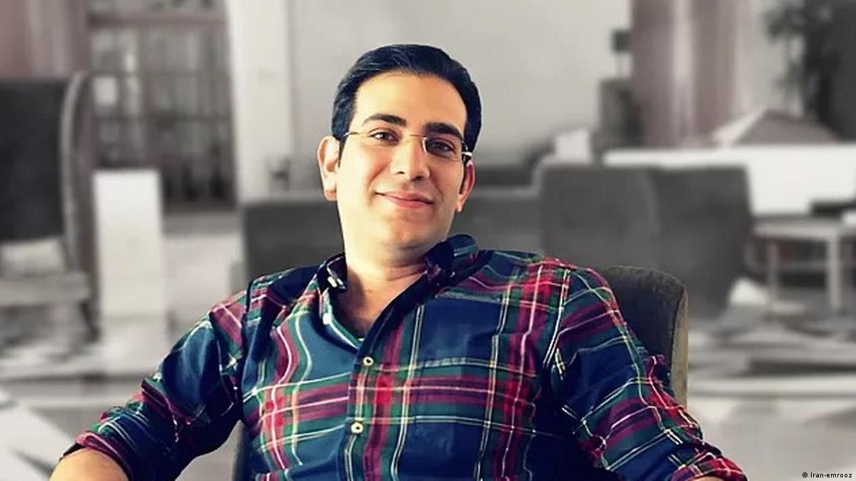hadimehrane1's tweet photo. هکتور به گای سگ رفت 

دومینیکا شهروندی پسر شمخانی را باطل کرد

دولت دومینیکا پس از افشاگری خبرنگاران درباره چگونگی استفاده ابوالفضل شمخانی و برادرش (غول نفتی تحت تحریم) از هویت‌های کارائیبی برای تملک املاکی به ارزش ۲۹ میلیون دلار در دوبی، شهروندی وی را سلب کرد.

بیش باد https://t.co/gNMuIhc1oI