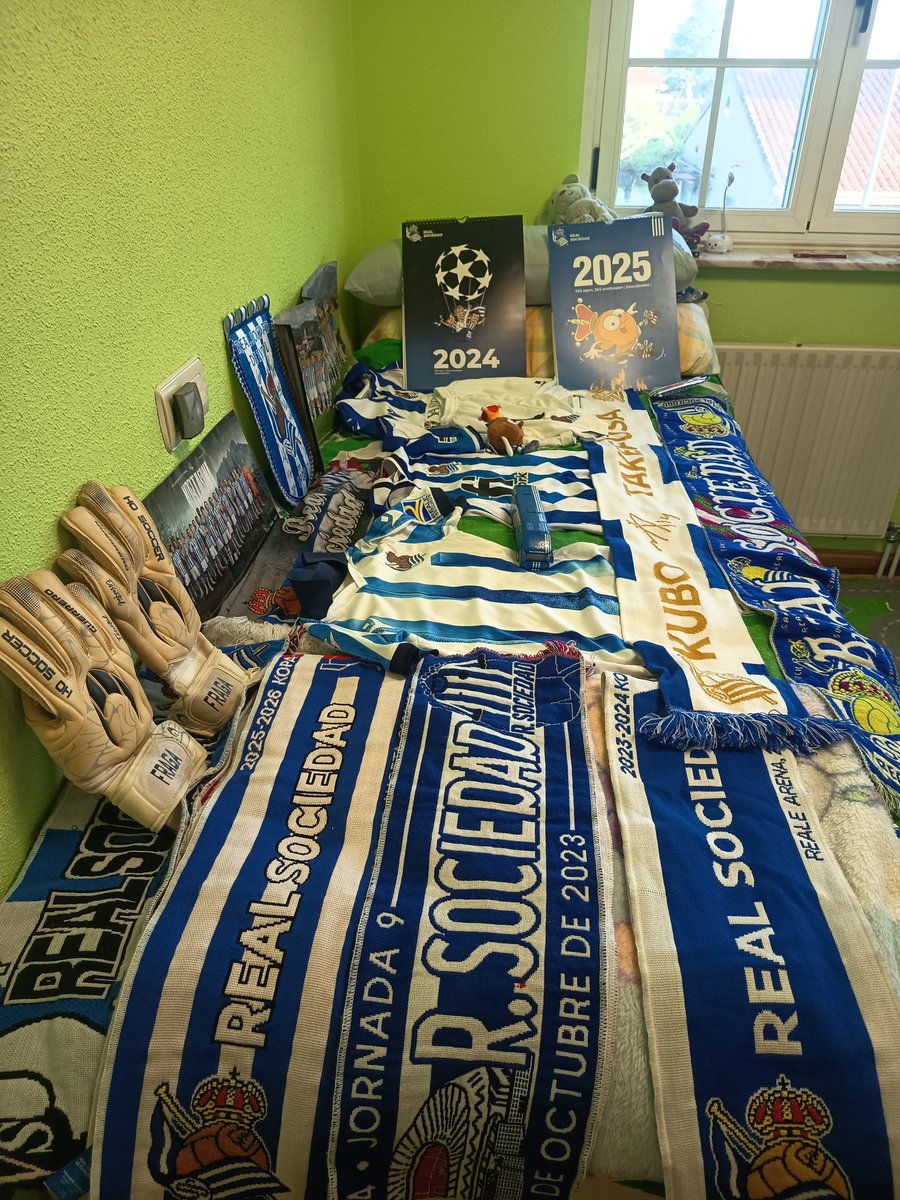 HugoHerraez's tweet photo. Una pasión y una ilusión a 500 kilómetros de San Sebastián @RealSociedad https://t.co/5YF8p7NlFd