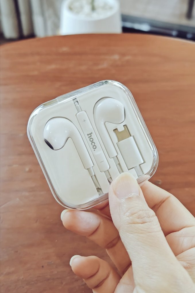 nokhoog59's tweet image. หูฟังมีสายที่จริงใจ!
🎧 HOCO M101 Max หัว Type-C ดีไซน์มินิมอล เสียงชัด ไมค์ดี คุ้มค่าเกินราคา ใครสายประชุมหรือสายดูหนังต้องมีติดกระเป๋าไว้เลย! 

พิกัด​👇🏻
s.shopee.co.th/901JnuC3o2

​#HOCO​ ​#HOCOM101Max #หูฟัง #หูฟังมีสาย #รีวิวหูฟัง #Gadget​ #รีวิวของดี #หูฟังเสียงดี #ของใช้ไอที