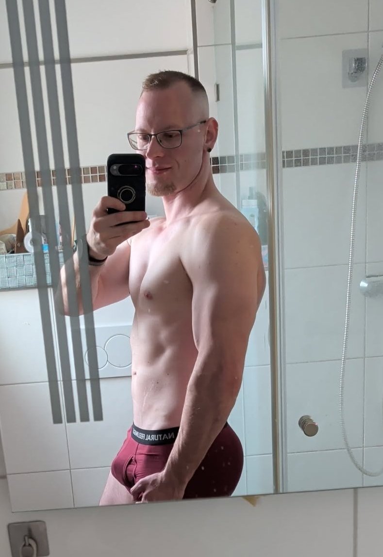 SvenKxx's tweet image. #mlm #gym #fitguys 

🫶