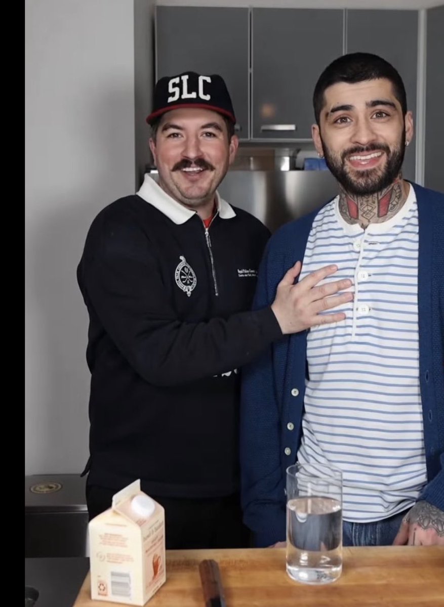ZEXOFEED's tweet photo. zaynsoo cooking show when https://t.co/qDO5O15Yre
