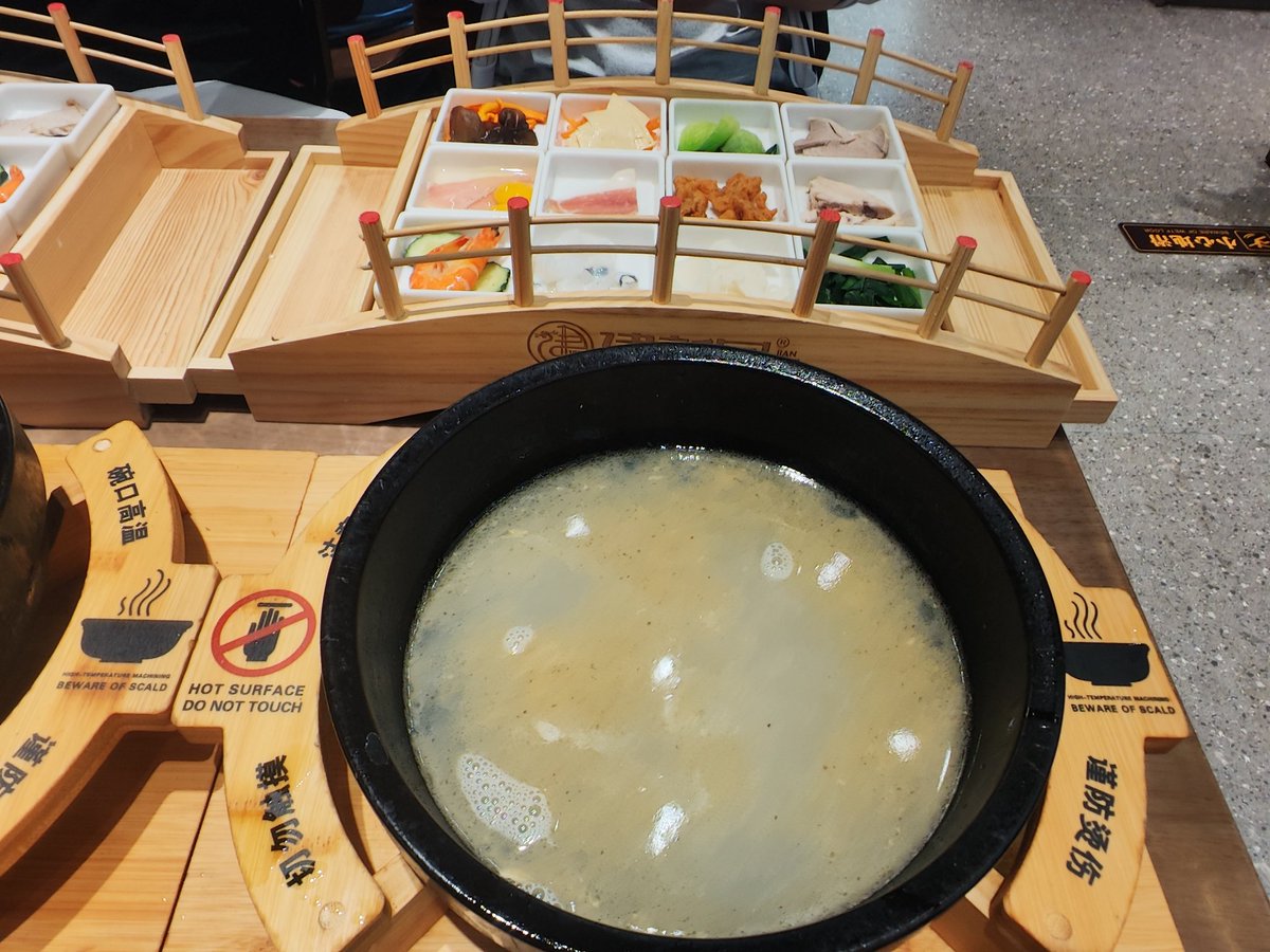 默默的树洞 tweet media