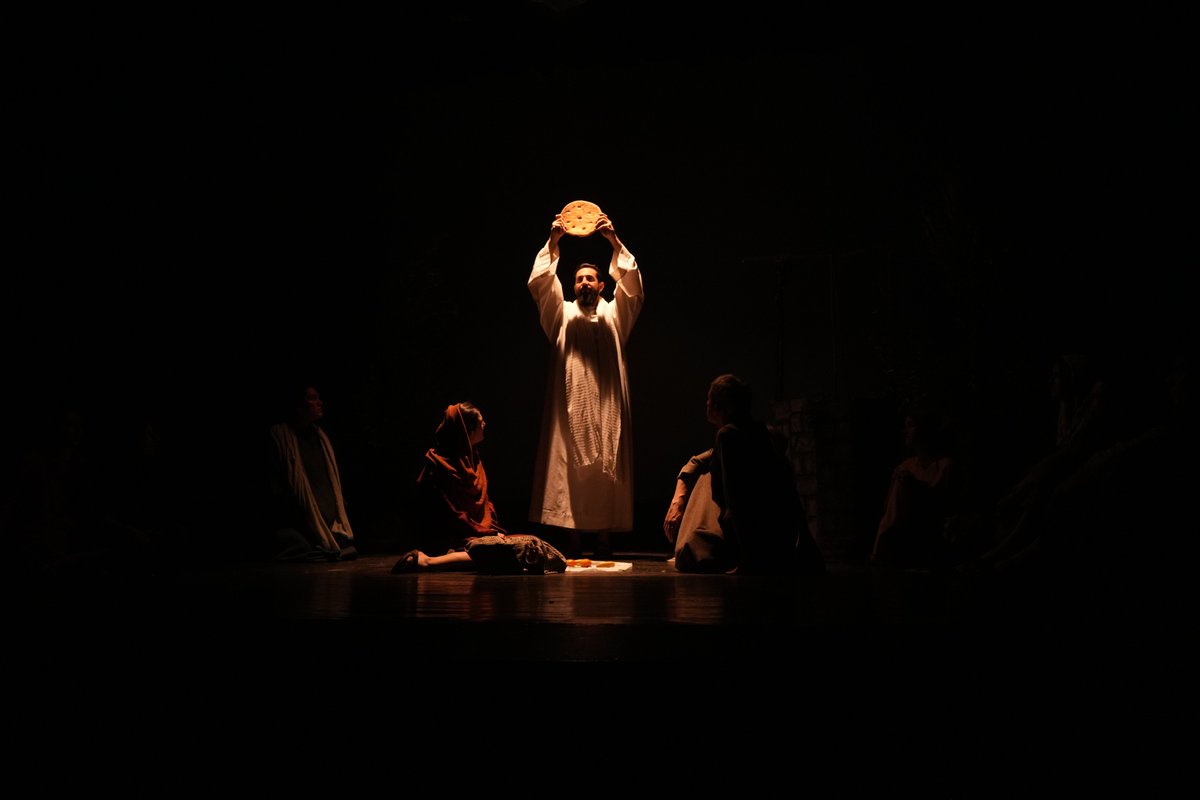 ComunitatClot's tweet photo. 📸 ‘Apassionades. La Passió del Clot’, en imatges! 

🥰 Gràcies. Moltes gràcies a tots i totes les que vau venir a viure la Passió a la Comunitat! 

👉🏼 Podeu trobar un recull fotogràfic de la representació, aquí: https://t.co/CkGrRKvpCh https://t.co/dOAwRDV2us