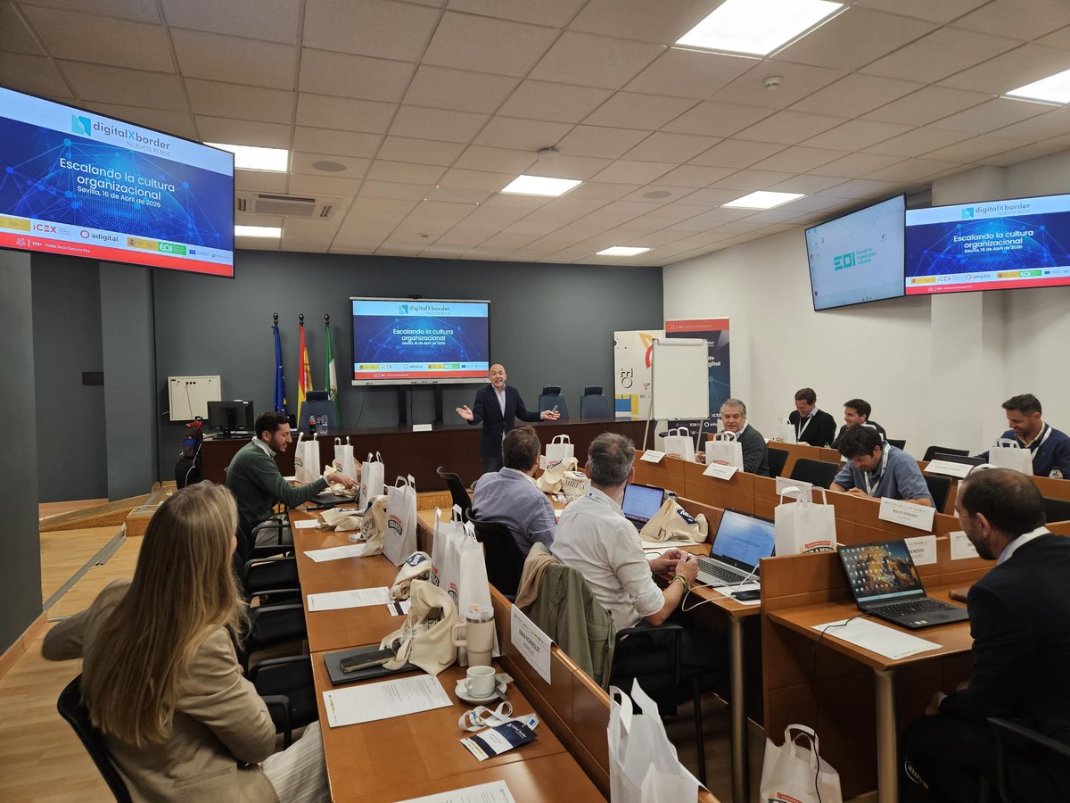 TranviasyTrenes's tweet photo. Finalizamos hoy en @eoi Sevilla el programa #DigitalxBorder, agradecidos por la implicación de un grupo excelente que han exprimido neuronas y networking. Un proyecto de @ICEX_ @adigital_org & @eoi con FSE https://t.co/s6oTT3ceL6