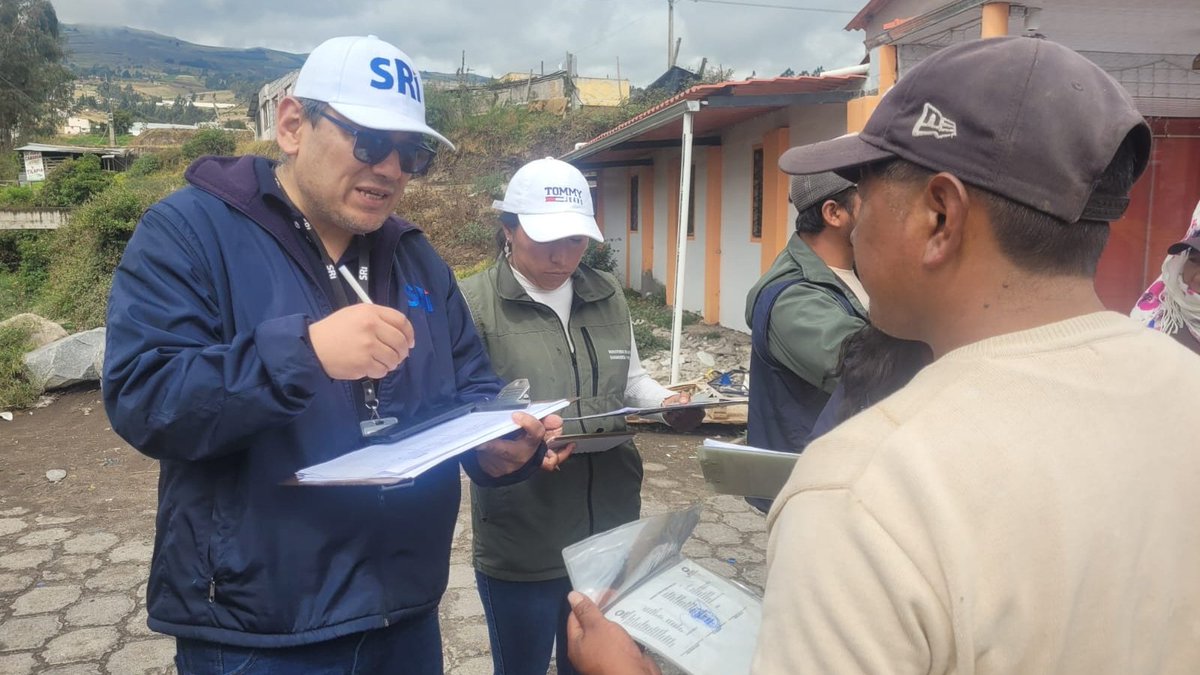 #SRIzonal3

En coordinación con @Agrocalidad, verificamos que el sector lechero de Latacunga y Salcedo cumpla con sus deberes formales y con la normativa tributaria vigente.