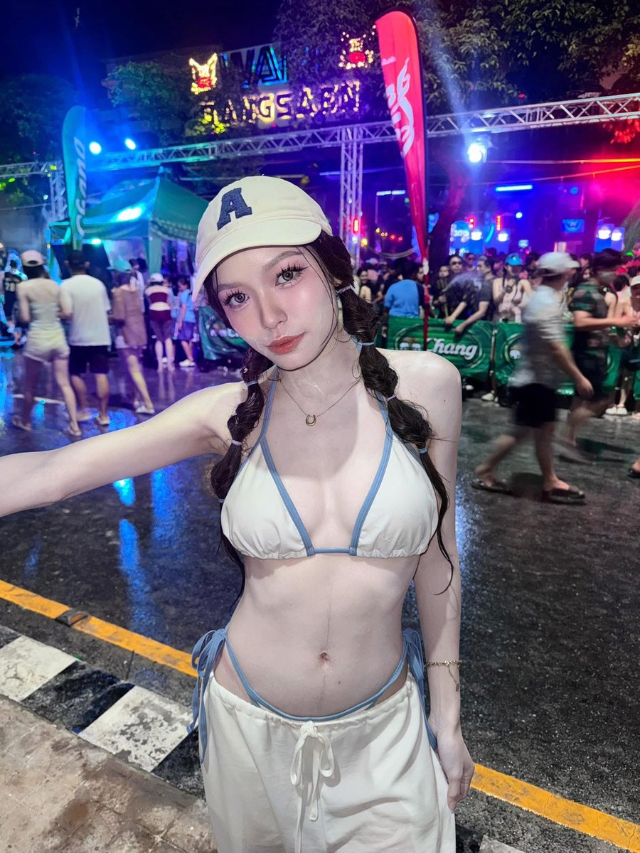 สงกรานต์นี้พี่ไม่ชั่ว น้องอย่ามายั่วพี่ละกัน 😝