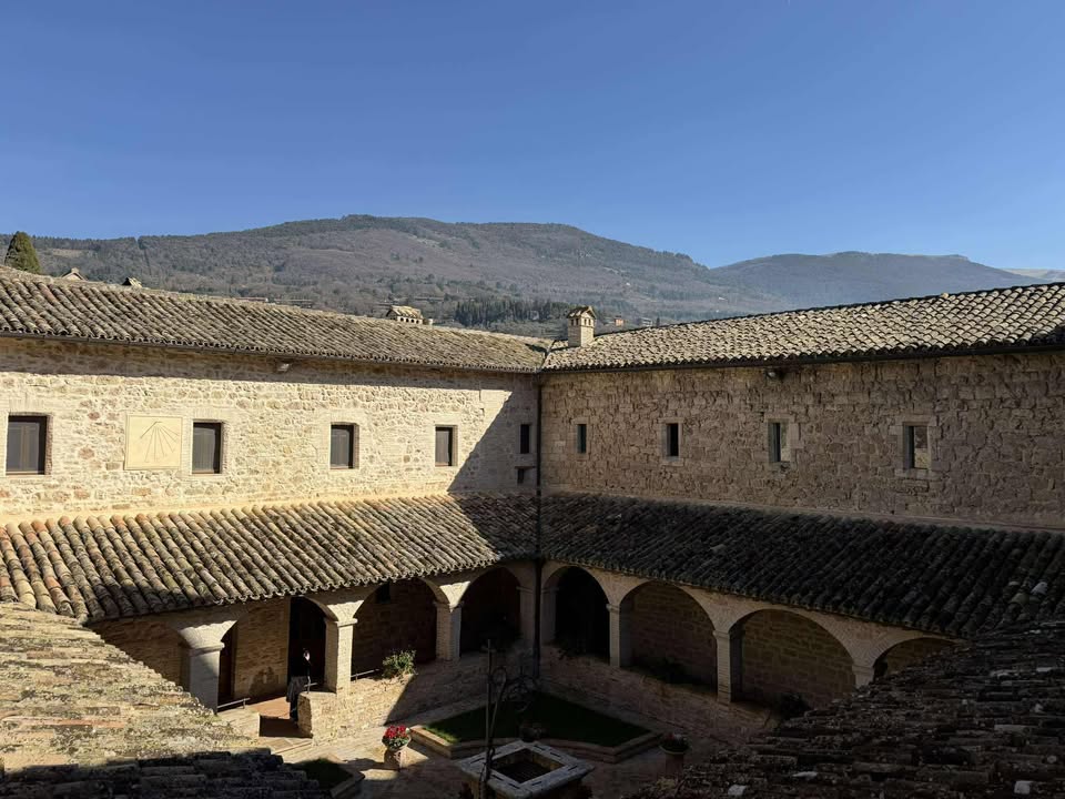 Assisi Italy tweet media