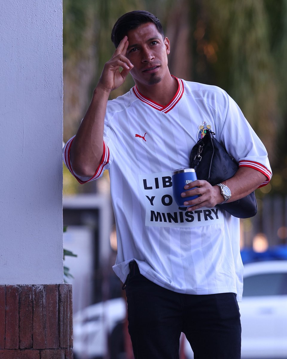 𝐀𝐧𝐝𝐫𝐞𝐚 𝐕𝐞𝐧𝐞𝐠𝐚𝐬 tweet media